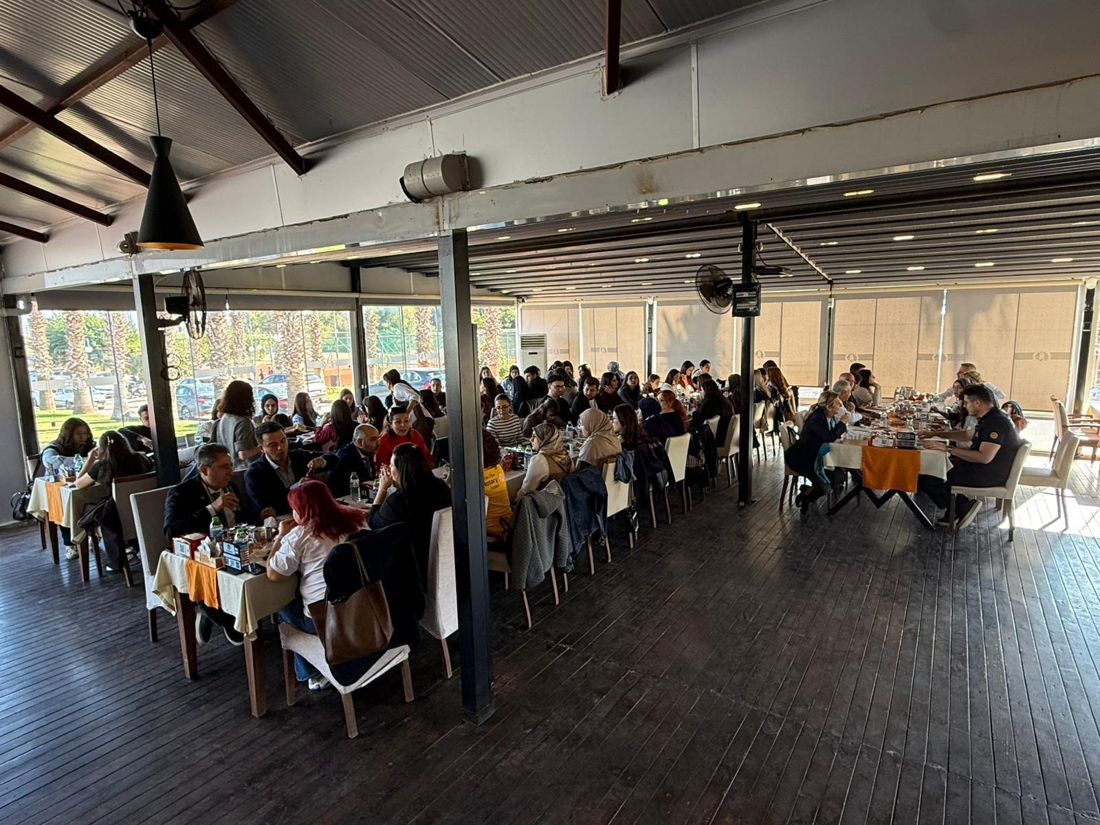 TOPLUM LİDERLERİ GELİYOR