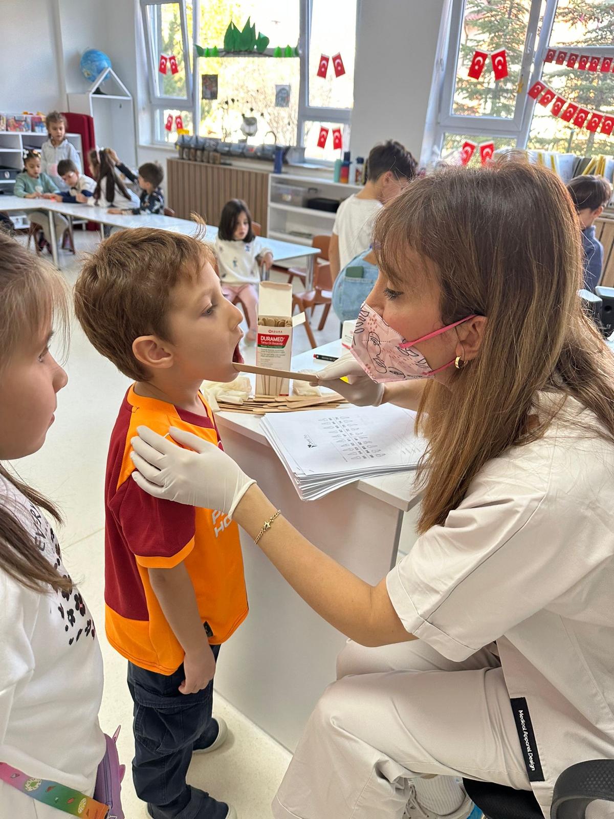 MİNİK DİŞLER, SAĞLIKLI GÜLÜŞLER