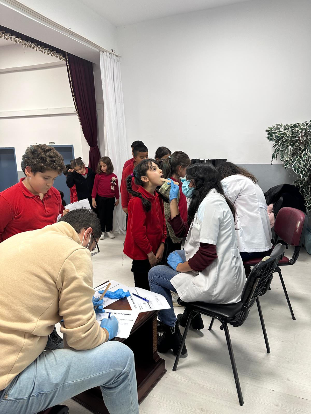 MİNİK DİŞLER, SAĞLIKLI GÜLÜŞLER