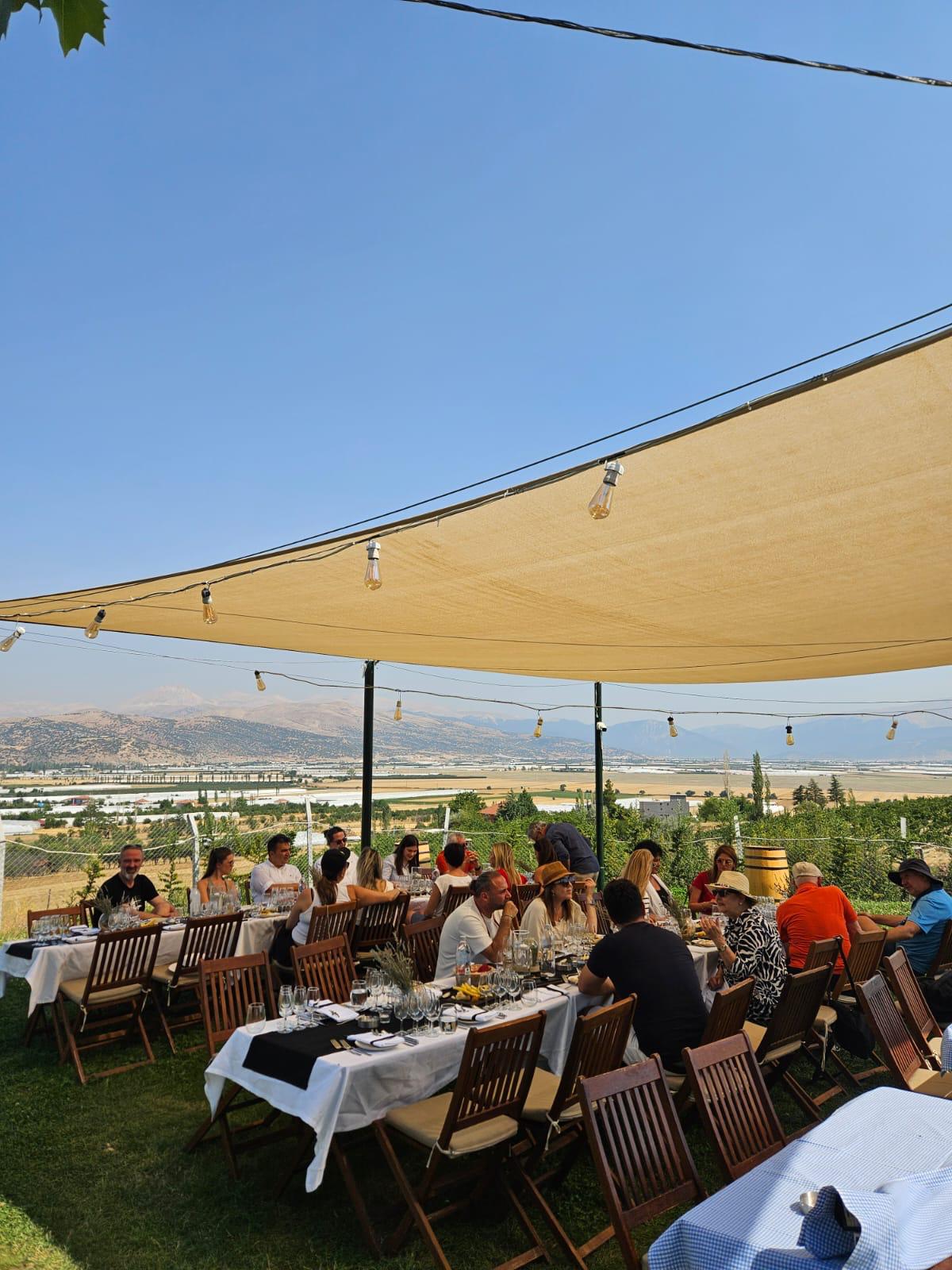 ANTALYA OLİMPOS RK HOBİ KOMİTESİ ŞARAP TADIM ETKİNLİĞİ DÜZENLEMEK