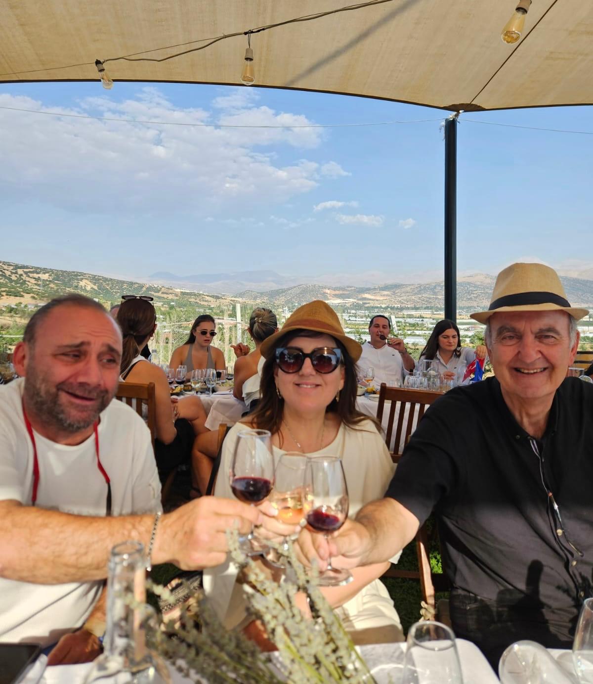 ANTALYA OLİMPOS RK HOBİ KOMİTESİ ŞARAP TADIM ETKİNLİĞİ DÜZENLEMEK