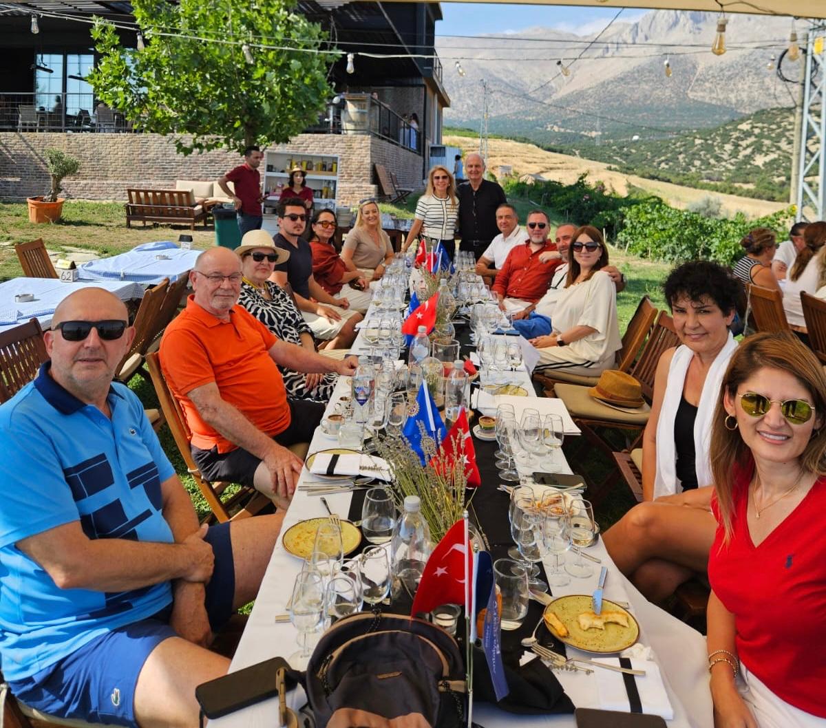 ANTALYA OLİMPOS RK HOBİ KOMİTESİ ŞARAP TADIM ETKİNLİĞİ DÜZENLEMEK