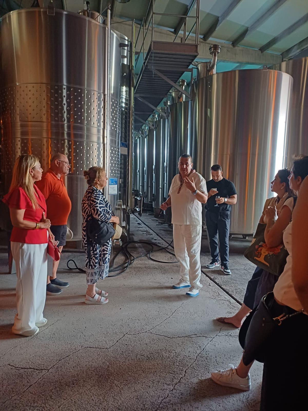 ANTALYA OLİMPOS RK HOBİ KOMİTESİ ŞARAP TADIM ETKİNLİĞİ DÜZENLEMEK