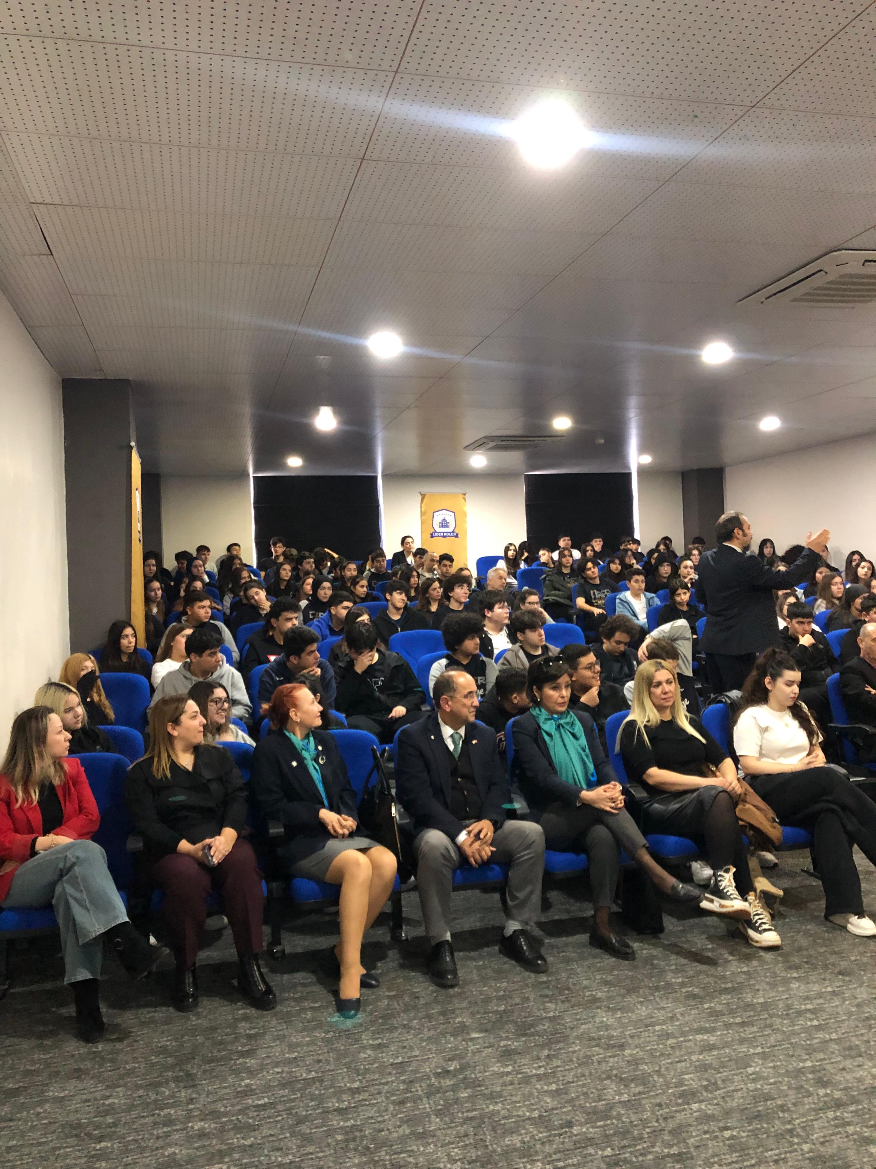 Akran Arabulucu- Barış Yapıcı Liderler