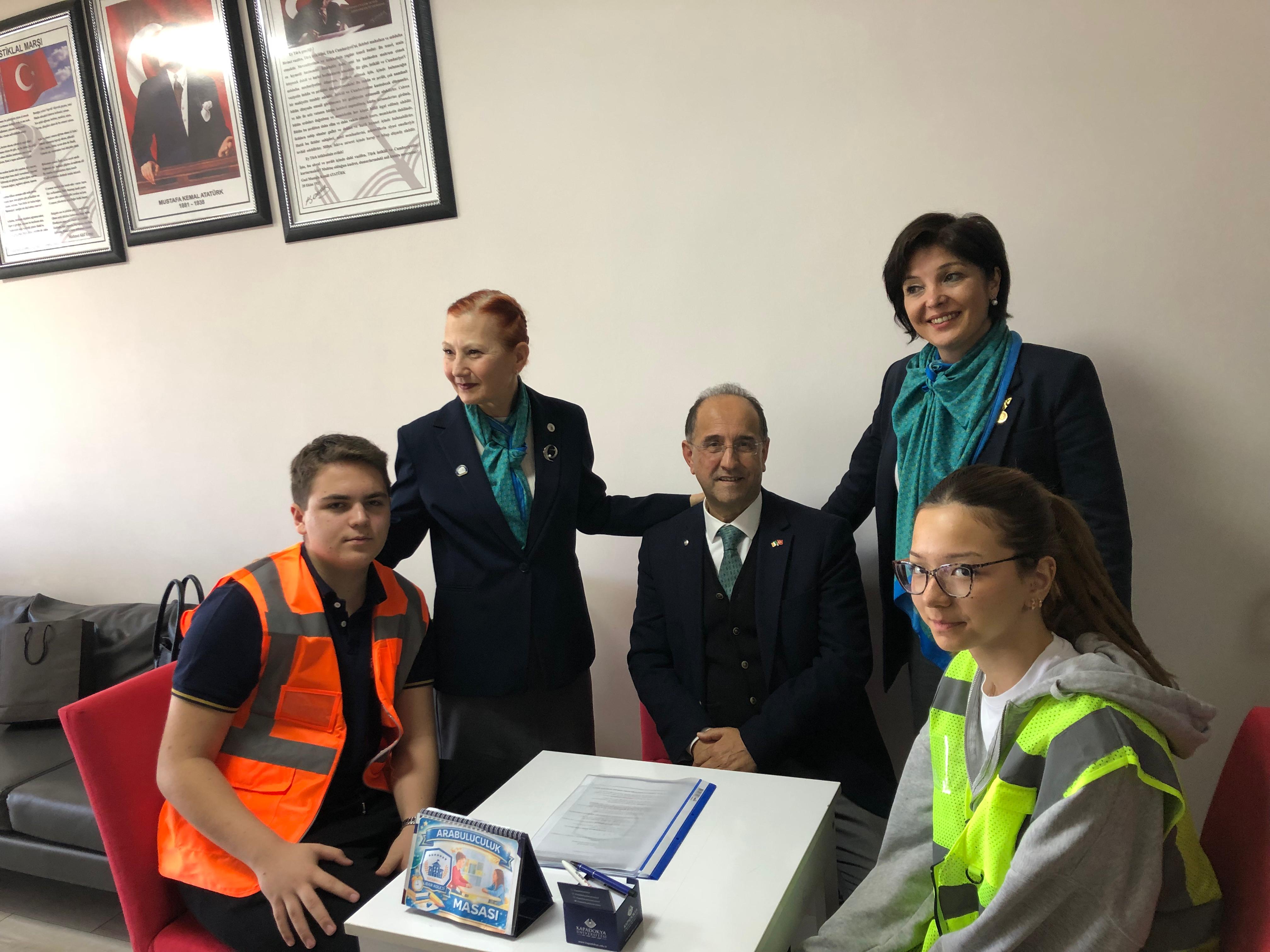 Akran Arabulucu- Barış Yapıcı Liderler