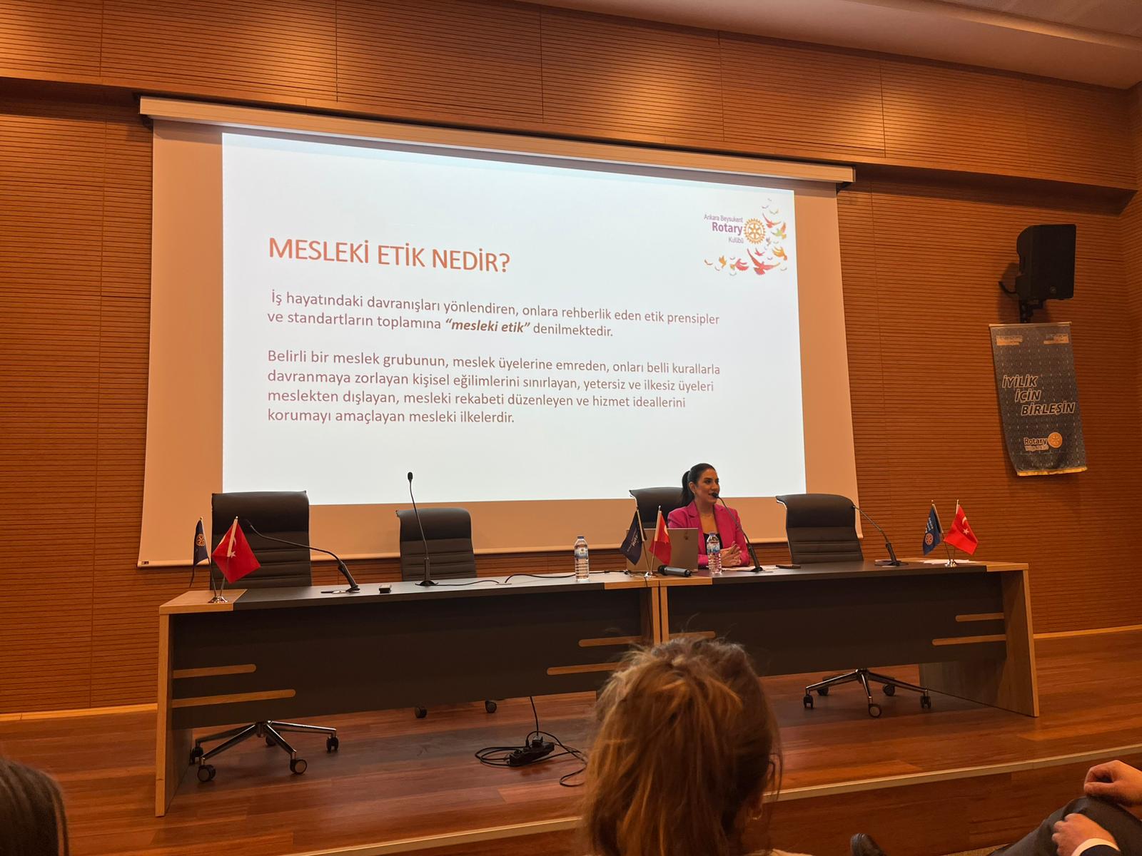 Genç Diş Hekimlerine Meslek Etiği Semineri