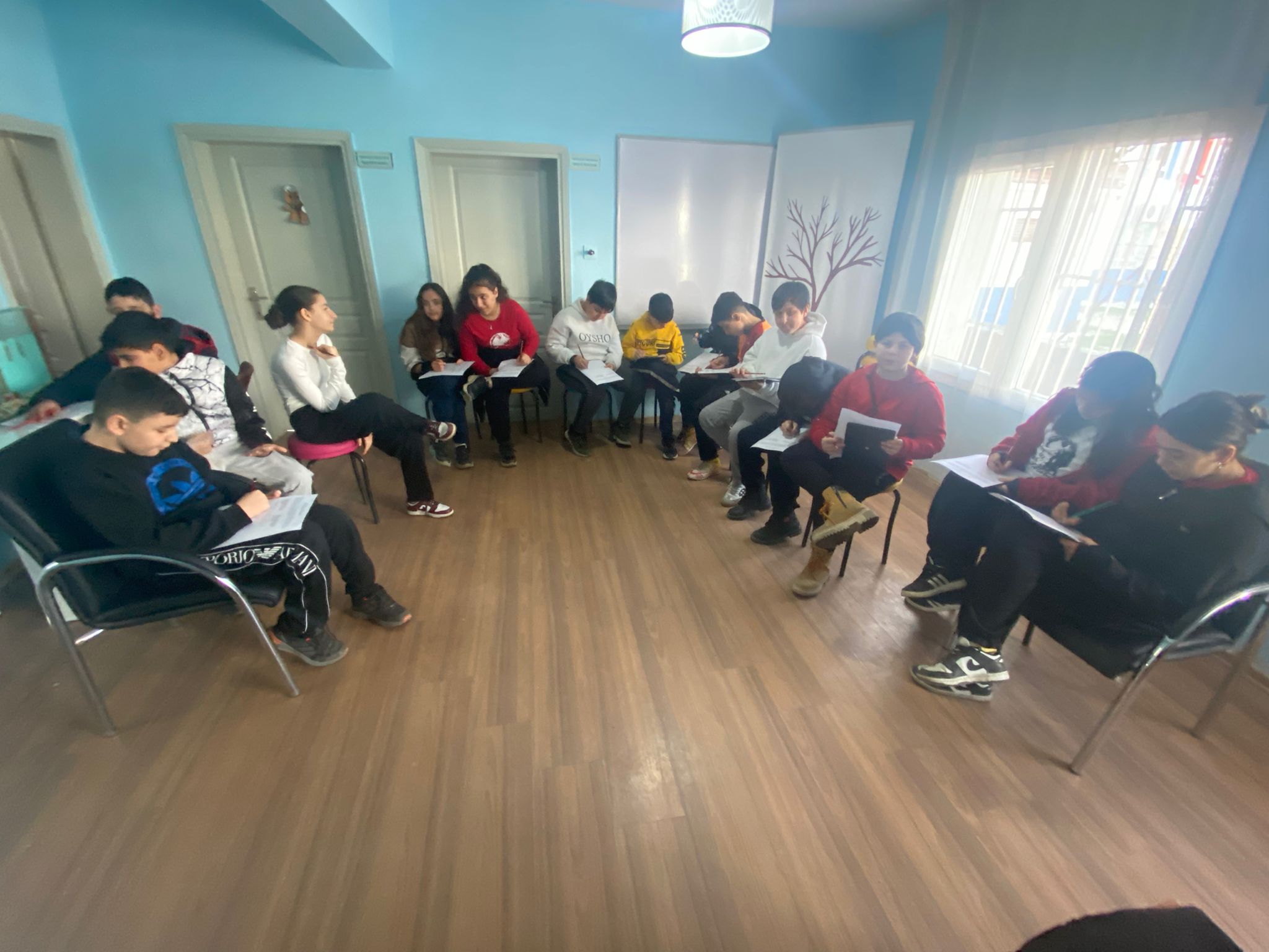 Uzat Elini - İyileşen Kalpler