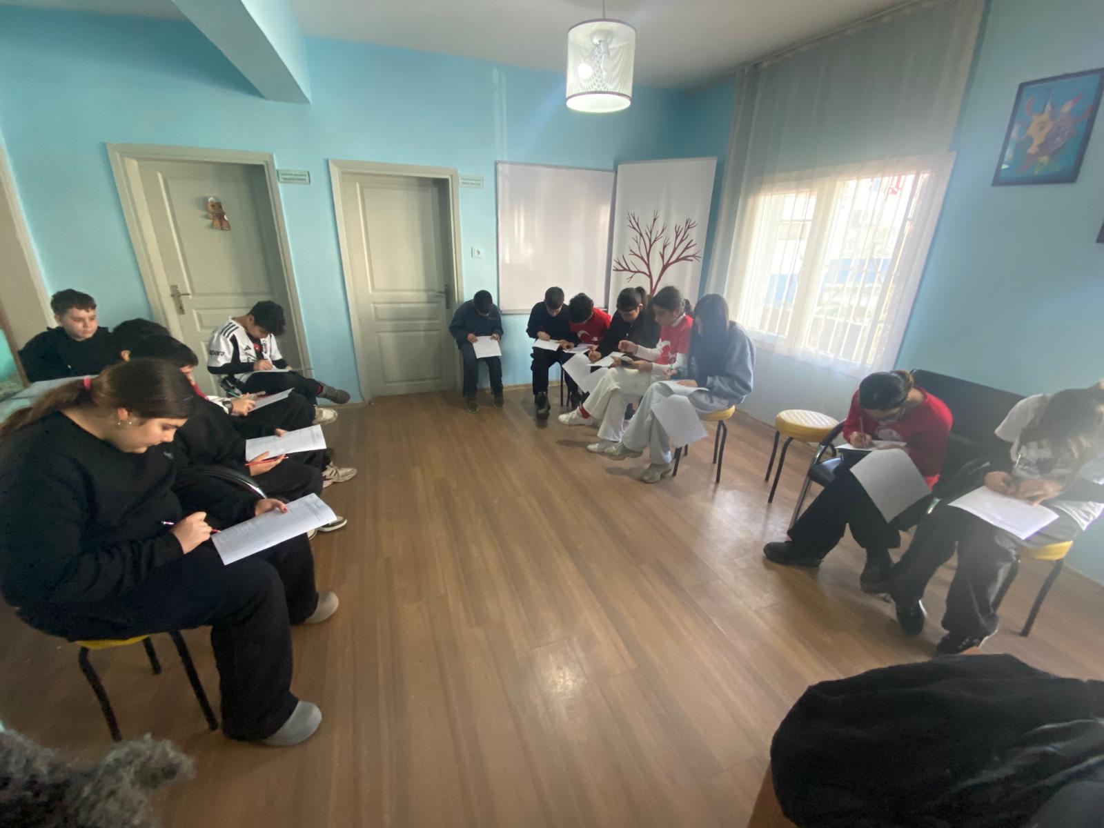 Uzat Elini - İyileşen Kalpler