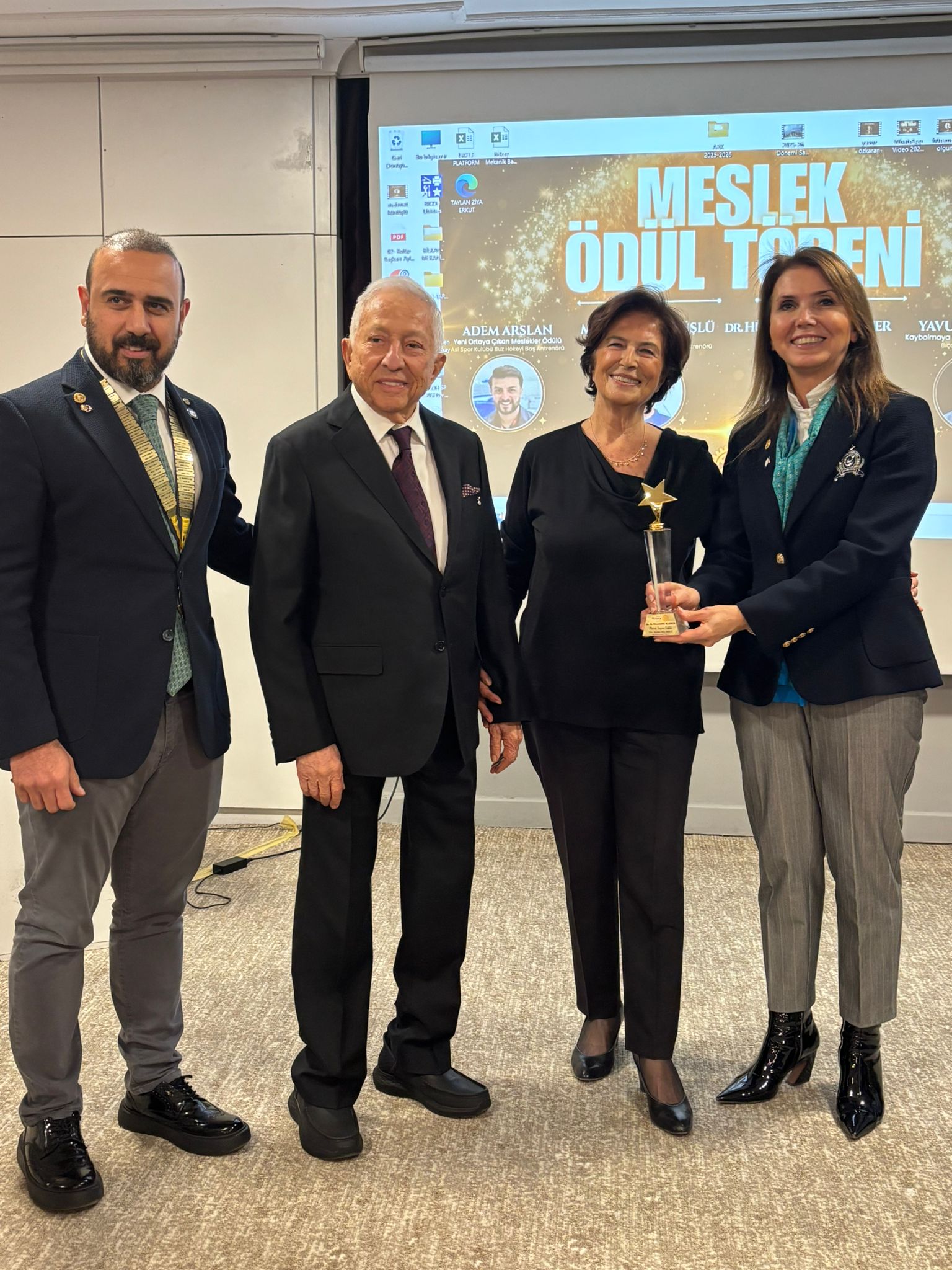 MESLEK HİZMETLERİ ÖDÜL TÖRENİ