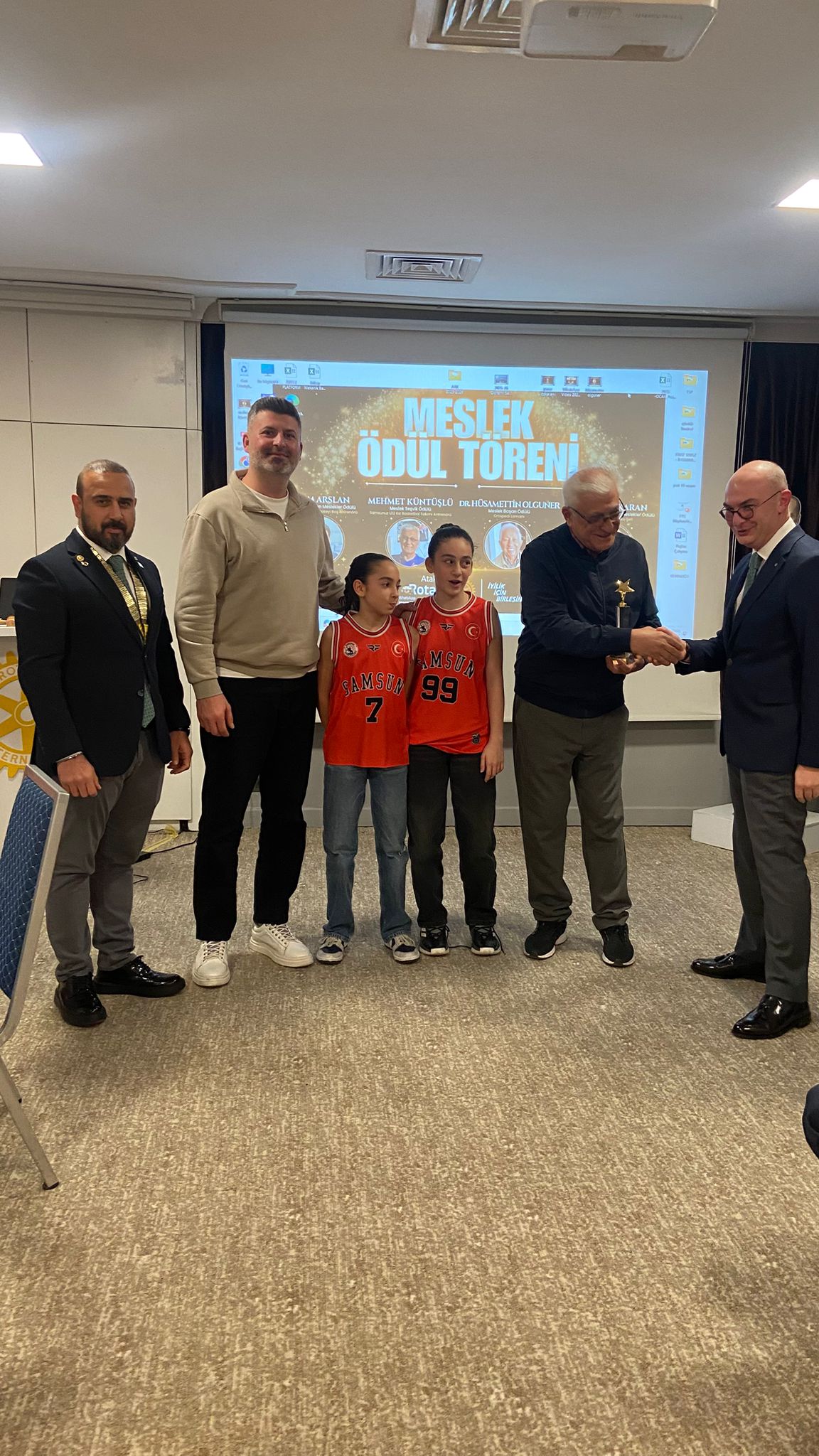 MESLEK HİZMETLERİ ÖDÜL TÖRENİ