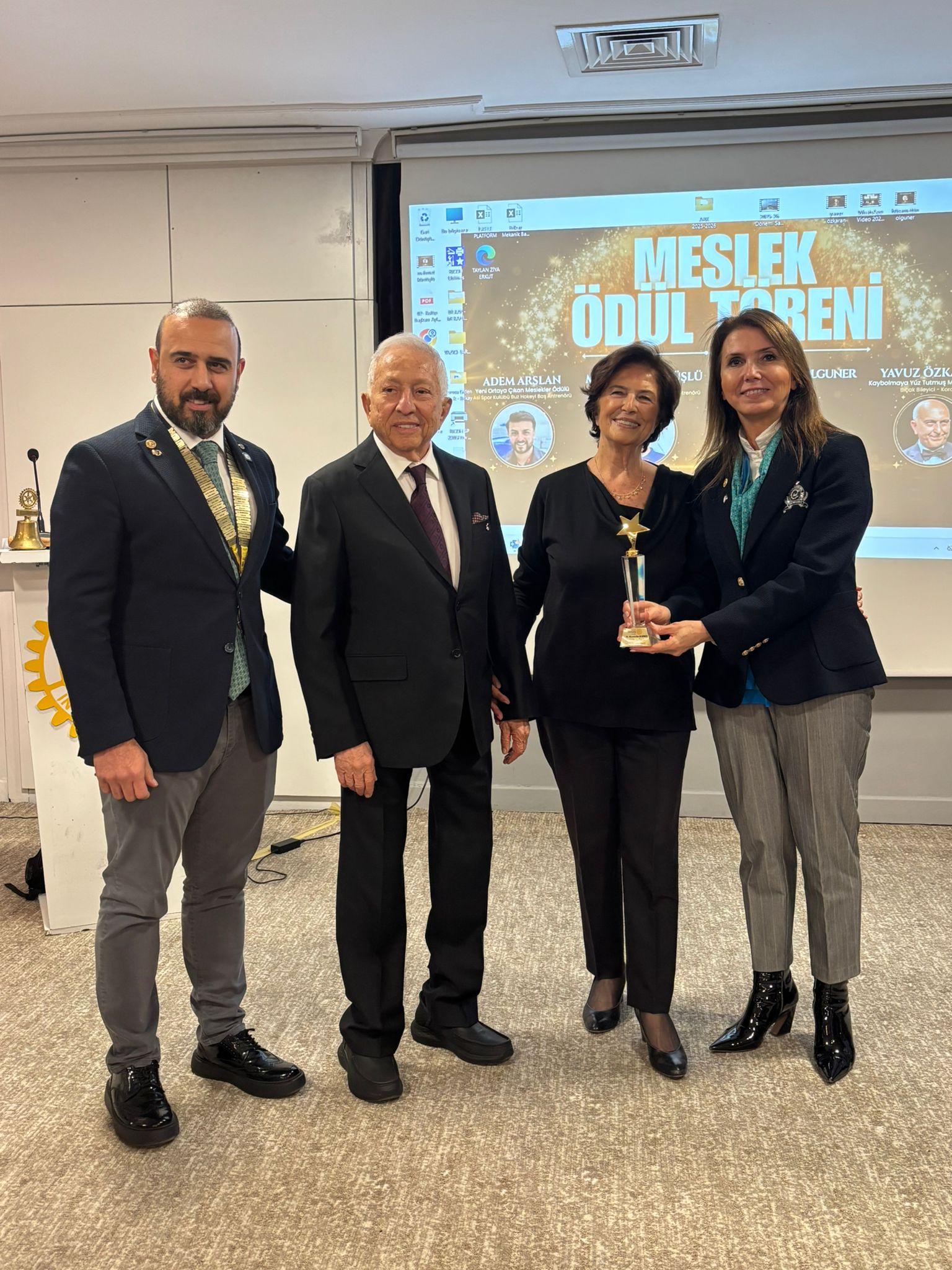 MESLEK HİZMETLERİ ÖDÜL TÖRENİ