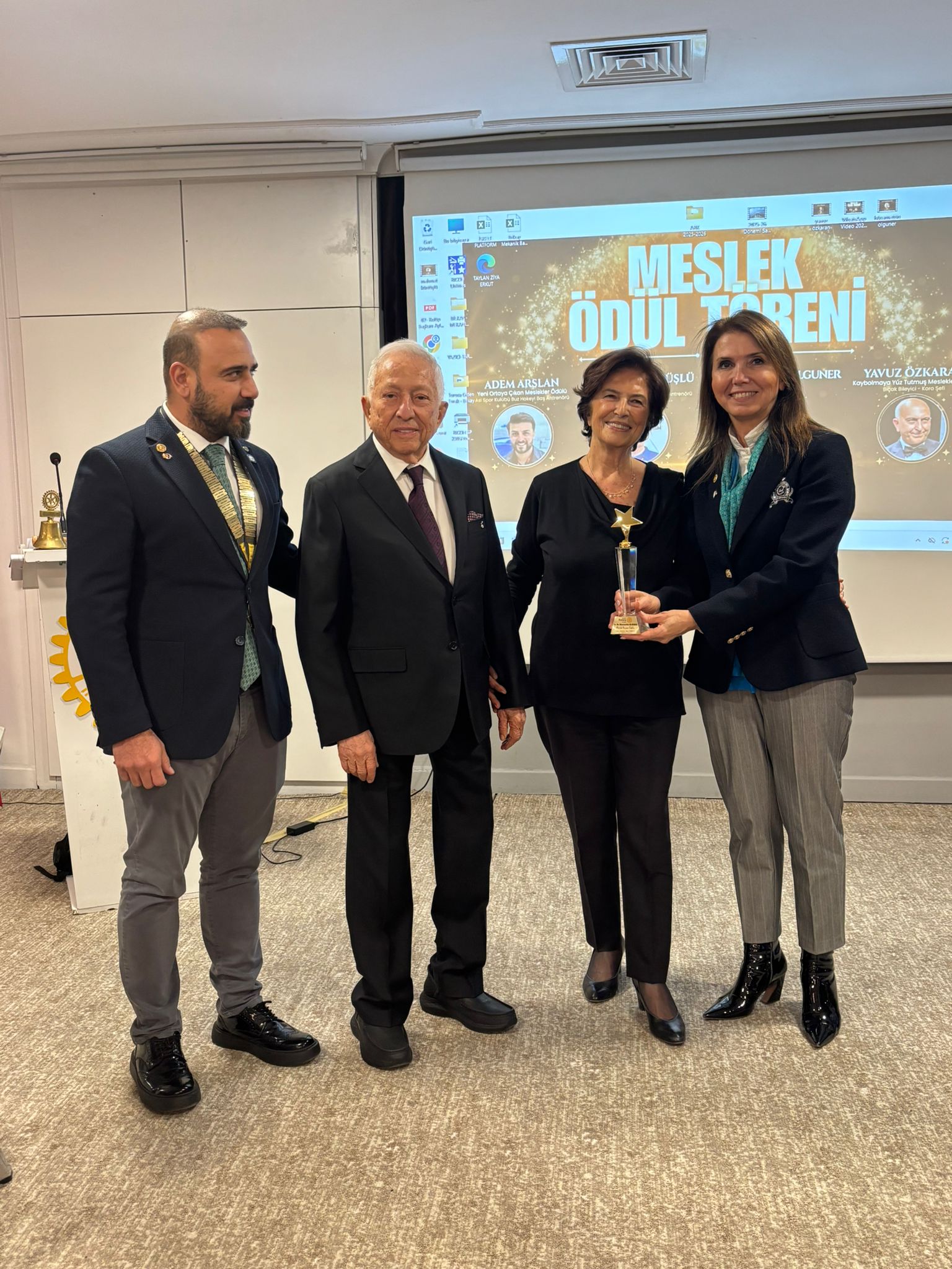 MESLEK HİZMETLERİ ÖDÜL TÖRENİ