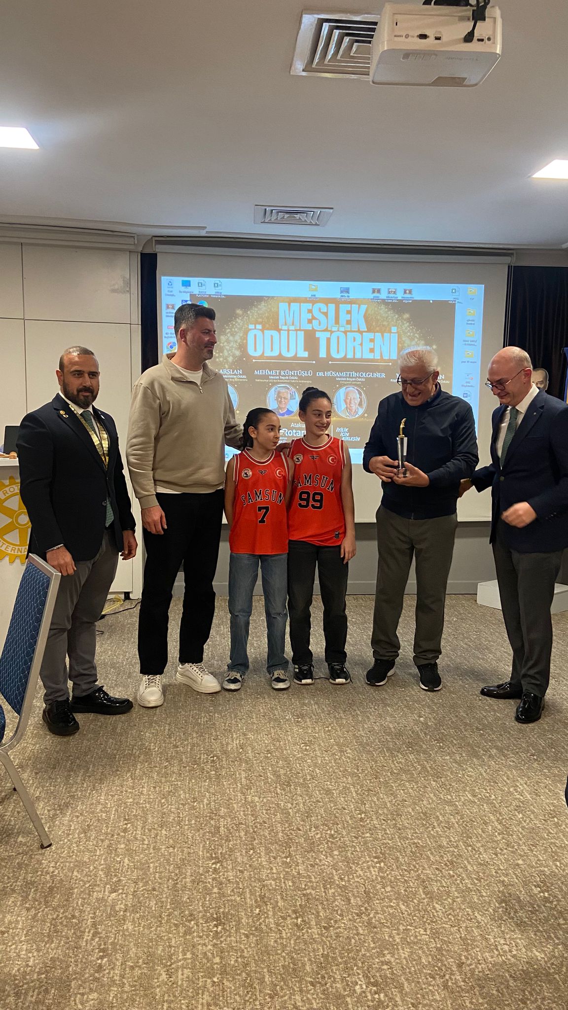 MESLEK HİZMETLERİ ÖDÜL TÖRENİ