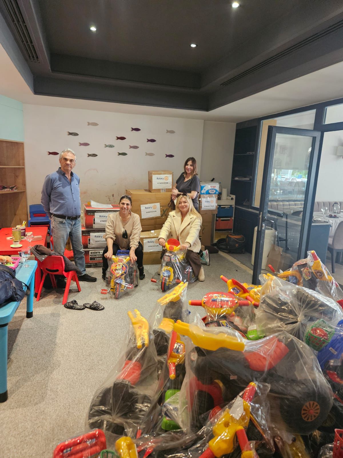 Cezaevinde kadın koğuşunda kalan kadınlar ve çocukları için yardım kampanyası