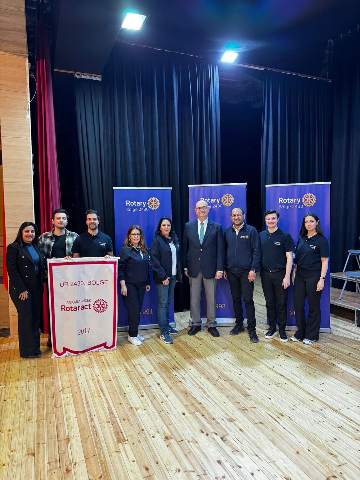 SINIRLARIN ÖTESİNDE KARİYER YOLCULUĞU