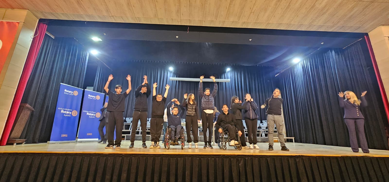 SINIRLARIN ÖTESİNDE KARİYER YOLCULUĞU