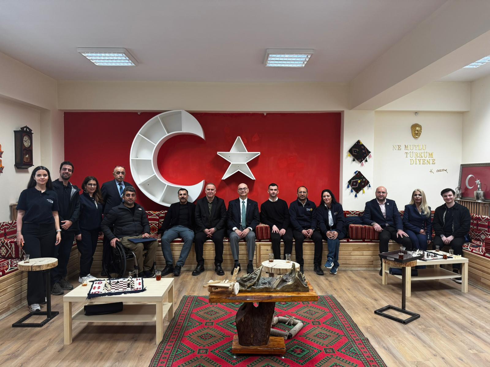 SINIRLARIN ÖTESİNDE KARİYER YOLCULUĞU