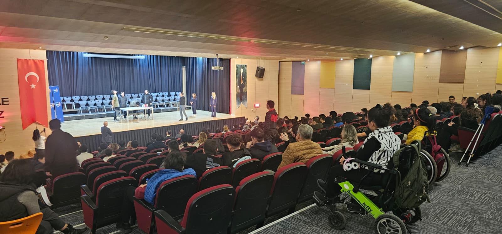 SINIRLARIN ÖTESİNDE KARİYER YOLCULUĞU