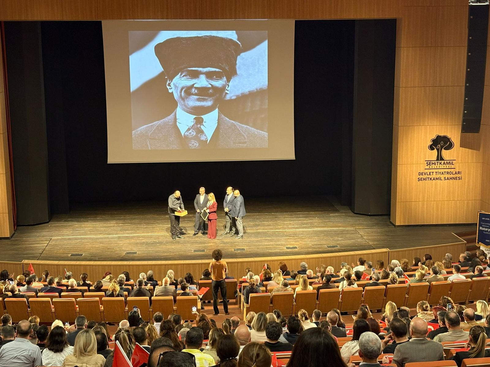 Cumhuriyet ve Atatürk