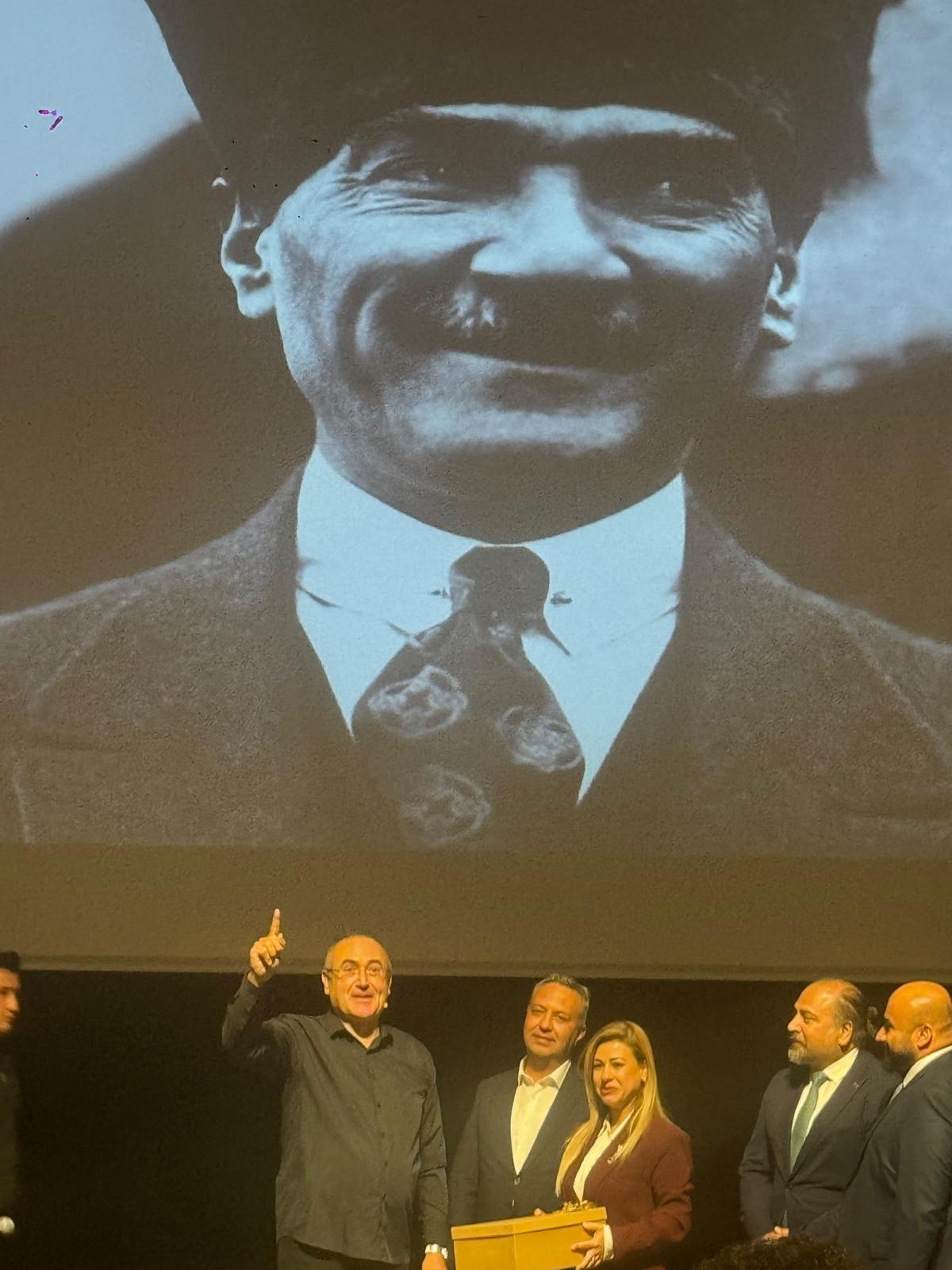 Cumhuriyet ve Atatürk