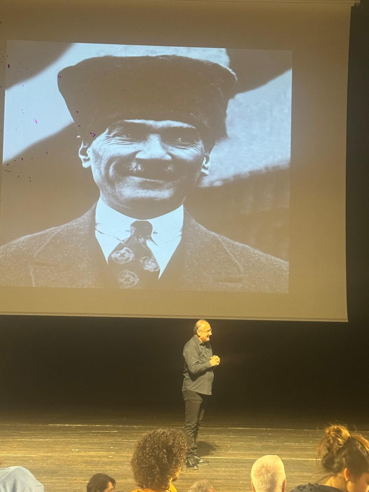 Cumhuriyet ve Atatürk