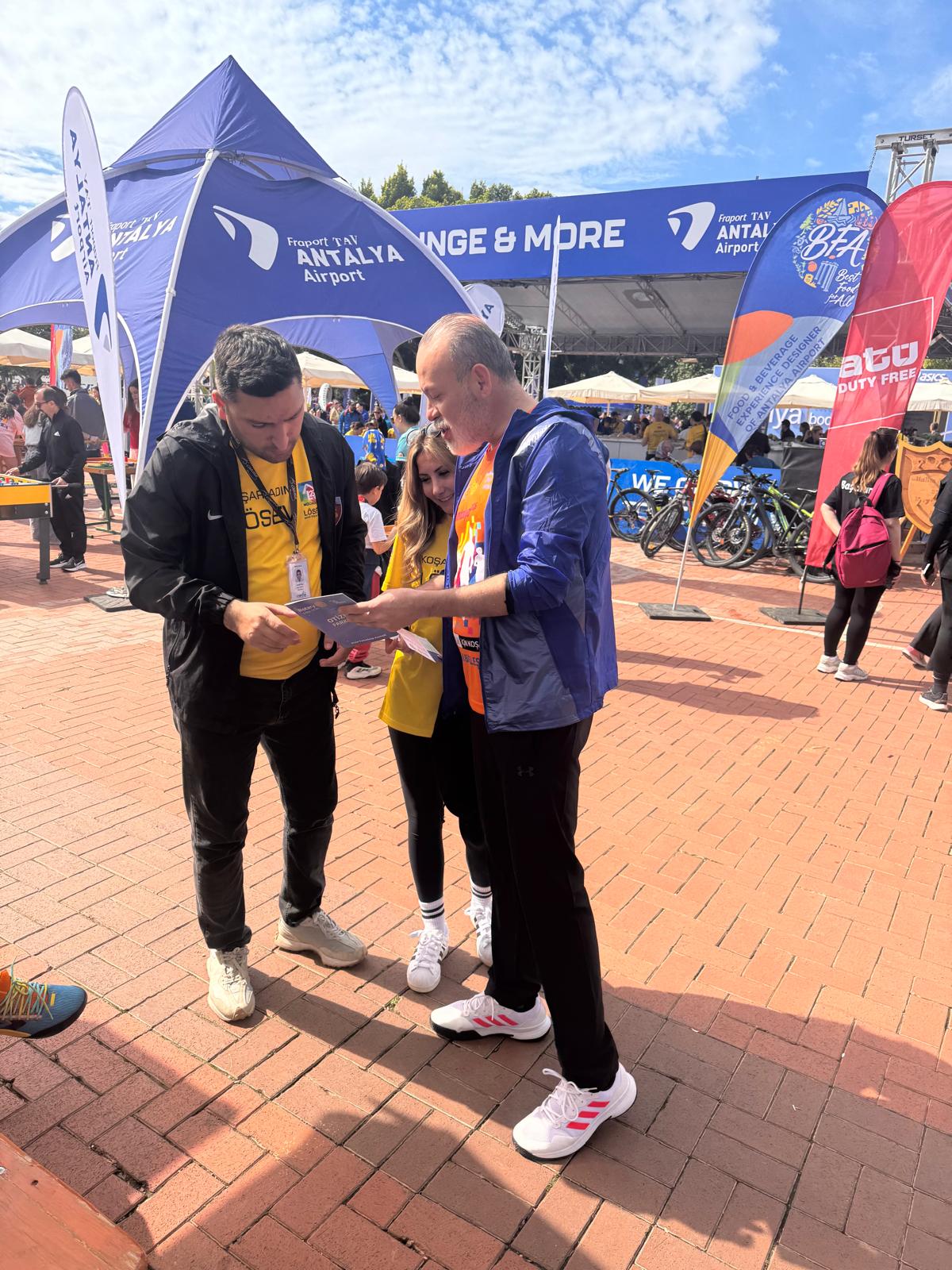 Otizm Farkındalığı Broşür dağıtımı ve Bilgi Aktarımı