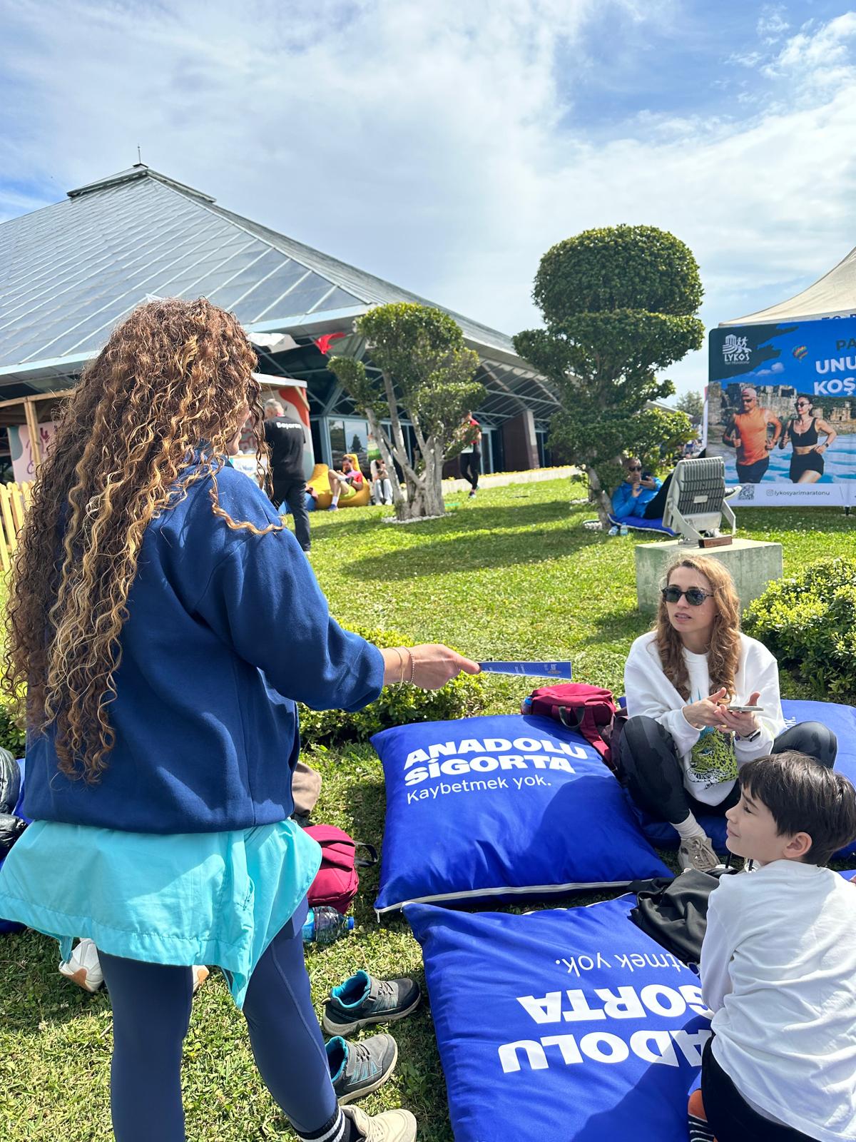 Otizm Farkındalığı Broşür dağıtımı ve Bilgi Aktarımı