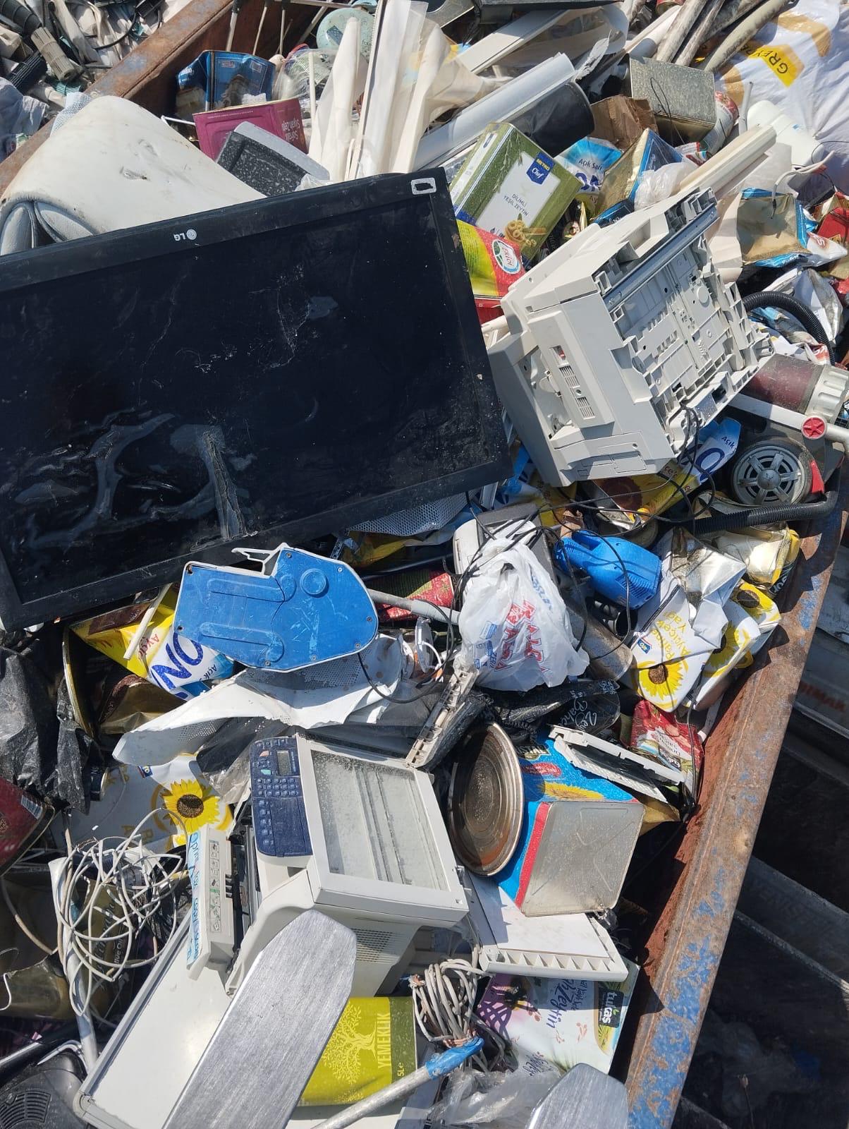 BİR STK İLE ATIK TOPLAMA ÇEVRE PROJESİ