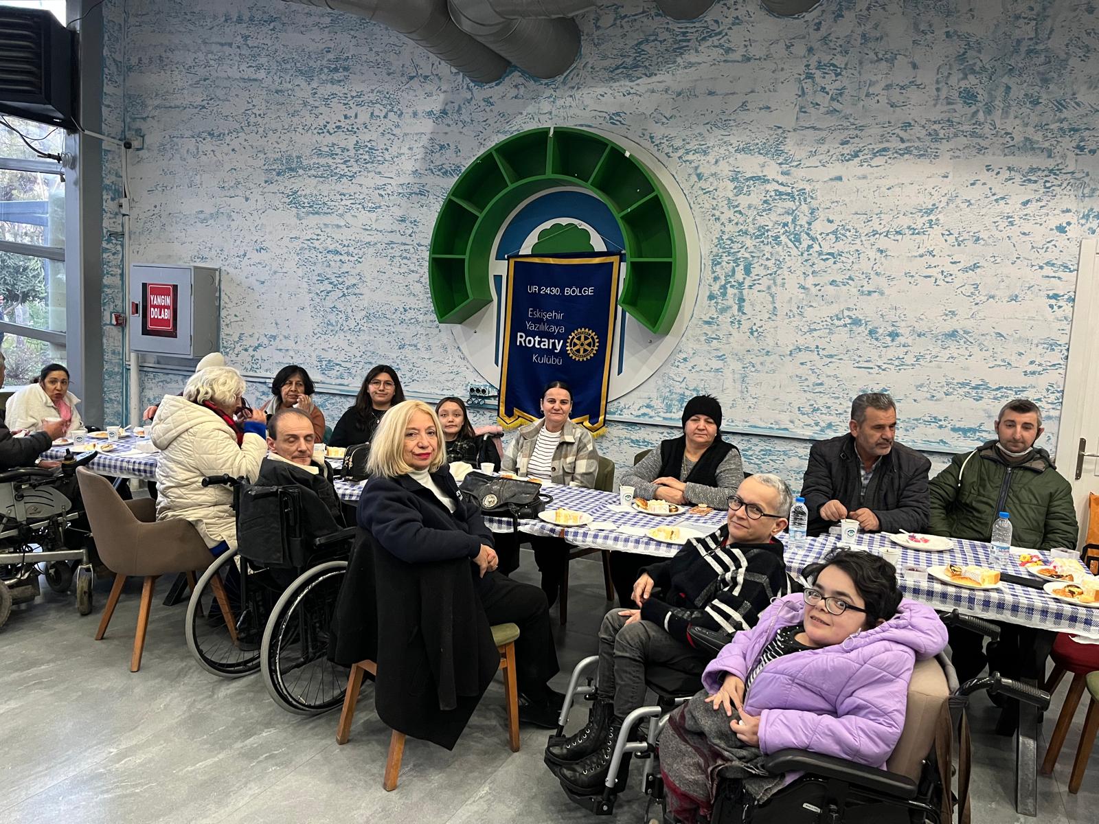 Engeli olan bireylere yönelik bir sanat dalında en az 10 kişilik kurs açmak