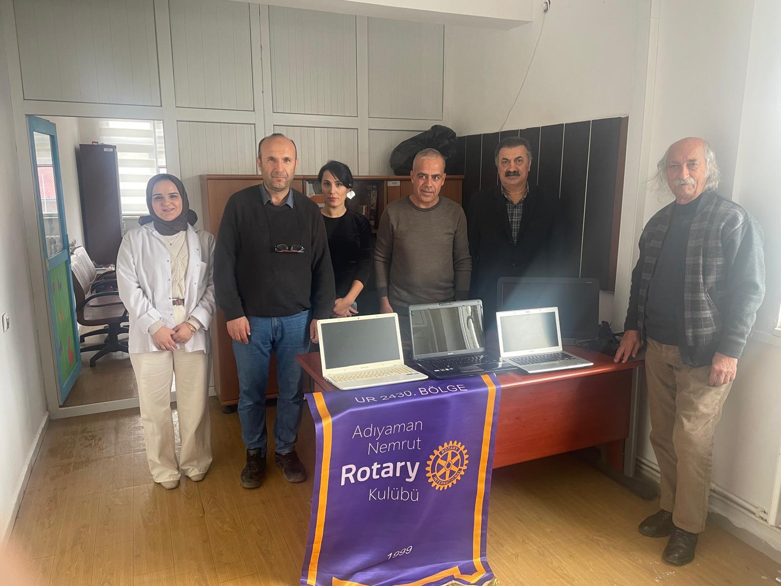 ROTARY’DEN EĞİTİME TEKNOLOJİ DESTEĞİ