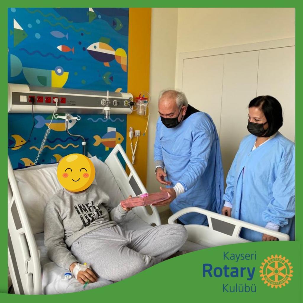 Kayseri Rotary Kulübünden 20 adet tablet bağışı