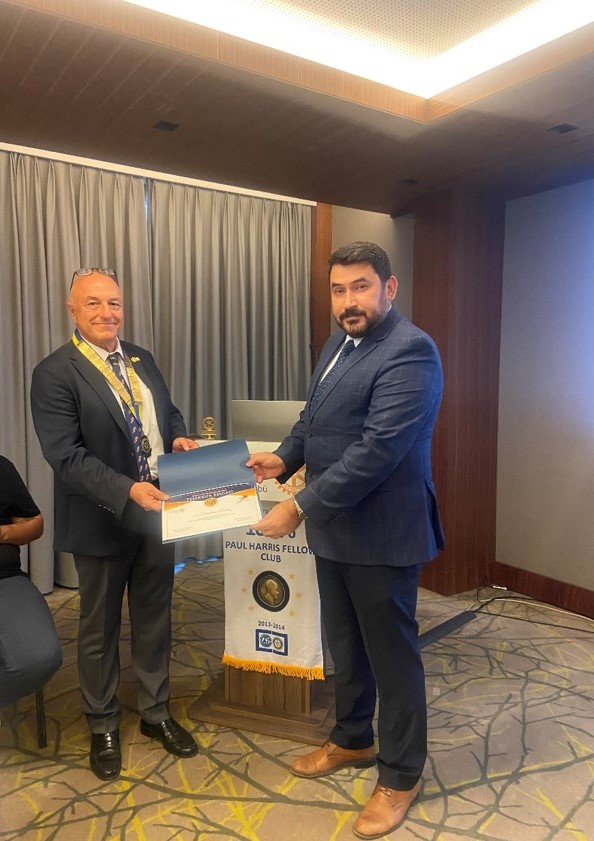 Adana Seyhan Rotary,Anadolu Lisesi Müdürü Sn.Tunahan Akdaş ,öğretmen ve Öğrencilerin Sunumu