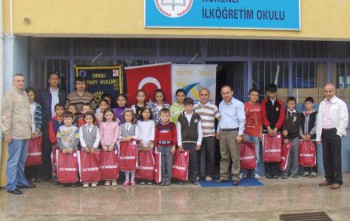 700 ÖĞRENCİ GİYDİRME PROJESİ