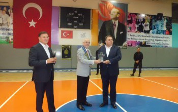 bu dönem meslek hizmet ödülümüzü,Cumhurbaşkanlığı kupasını kazanan HBB Bayan Basketbol takımına verdik