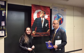 İZMİR ALSANCAK ROTARY KULÜBÜ İLE BAYRAK DEĞİŞİM YAPTIK.