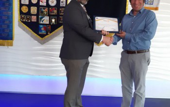 Adana Seyhan Rotary Kulübüne Üye Kazandıran Üyemizin Ödüllendirilmesi