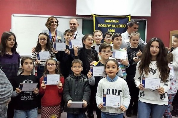 Çocuk Sanatçılar Projesinin ilkini gerçekleştirdik.