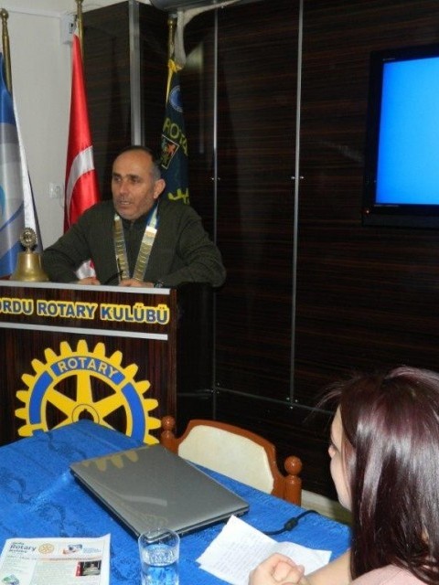 Ordu Rotary Kulübünün Toplantısına Konuk Konuşmacı olarak 4.RYLA AKADEMİ Seminerine katılan Burcu Gündoğdu Katıldı.