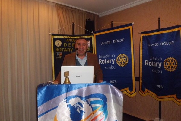 Antakya Defne Rotary Kulübünün Konuşmacı konuğu Toros Üniversitesi Öğ.Üyesi Yrd.Doç.Dr.Murat Köylüydü  bize  Neden Atatürk konulu sunumu yaptı 
