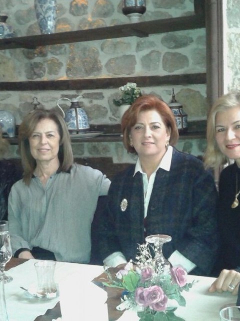 Antakya Defne Rotary Kulübü,Bayan üyeleri ve Roteşleri 5 çayında Konak restaurantta bir araya geldi.