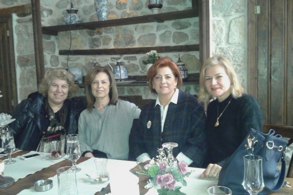Antakya Defne Rotary Kulübü,Bayan üyeleri ve Roteşleri 5 çayında Konak restaurantta bir araya geldi.