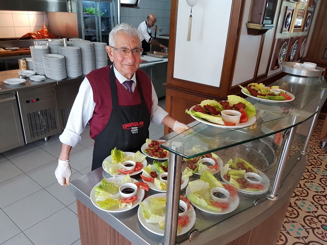 Adana Güney Rotary Kulübü Meslek Hizmetler ödülü verdi.