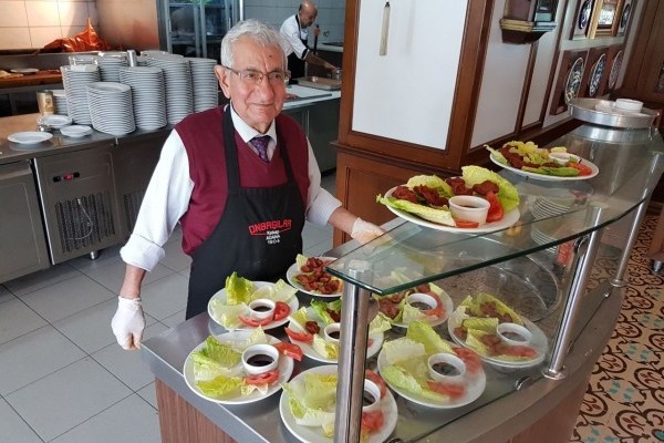 Adana Güney Rotary Kulübü Meslek Hizmetler ödülü verdi.