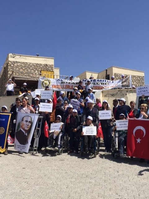 Engelliler Nemrut Dağına Zorlu Tırmanış Gerçekleştirdi