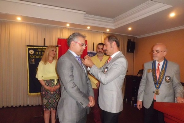 Antakya Defne Rotary Kulübü Yeni üye alım töreni düzenledik,Dr.Tolga Beydeş Kulübümüzün yeni üyesi oldu.