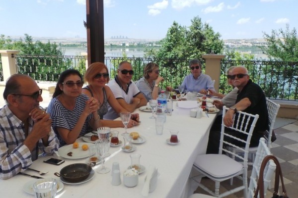 Ankara Bahçelievler Rotary  Kulübü üyeleri "Dostum Bu Ay Bizi Nereye Götürüyorsun" etkinliğinde bir araya geldiler