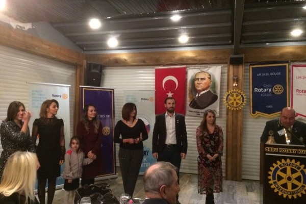 32 YILLIK ORDU ROTARY KULÜBÜNE İLK KEZ BAYAN ÜYE KAYDOLDU.