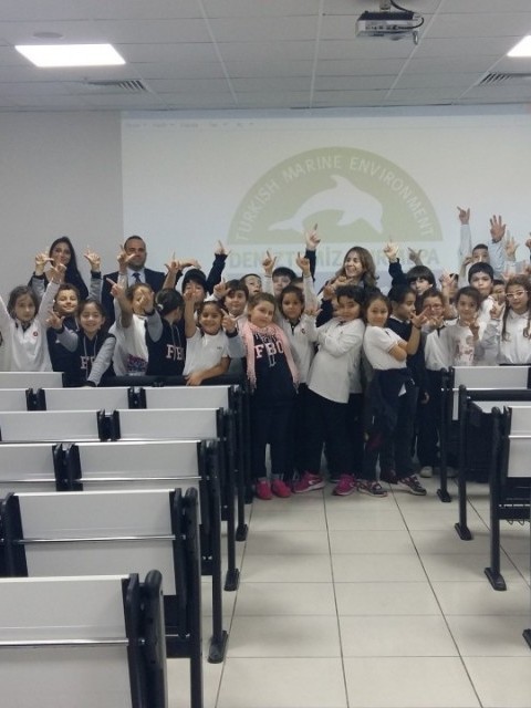 TURMEPA İLE FEN BİLİMLERİ LİSESİNDE -DENİZLERİN VE ÇEVRENİN TEMİZLİĞİNİN ÖNEMİ ANLATILDI. 