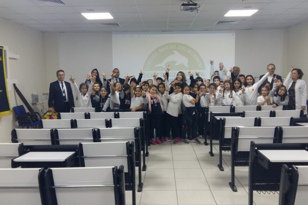 TURMEPA İLE FEN BİLİMLERİ LİSESİNDE -DENİZLERİN VE ÇEVRENİN TEMİZLİĞİNİN ÖNEMİ ANLATILDI. 