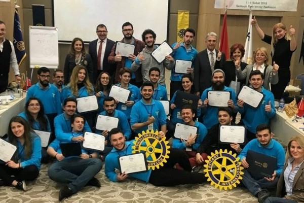 ORDU ROTARY KULÜBÜ 6.RYLAKADEMİ SEMİNERİNE 2 ÖĞRENCİ İLE KATILDI.